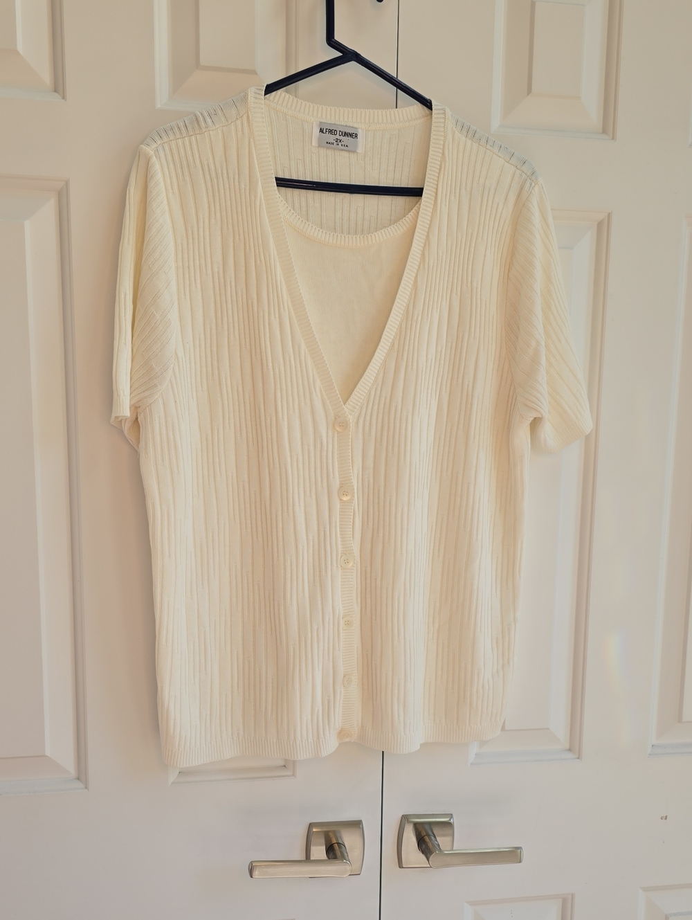 Alfred Dunner Cream Ribbed V-Neck Button Front Top